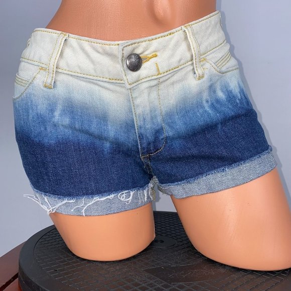 princess vera wang Pants - Princess Vera Wang Born To Rule Juniors 7 Ombre Cuffed Fringe Hem Denim Shorts